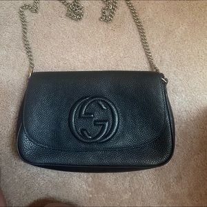 AUTHENTIC!!!  GUCCI soho Leather Flap bag w/ black Gold Tassel.